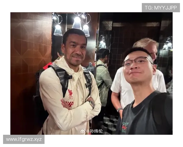 利物浦与AC米兰比赛服发布 香港特别版印号设计亮点纷呈